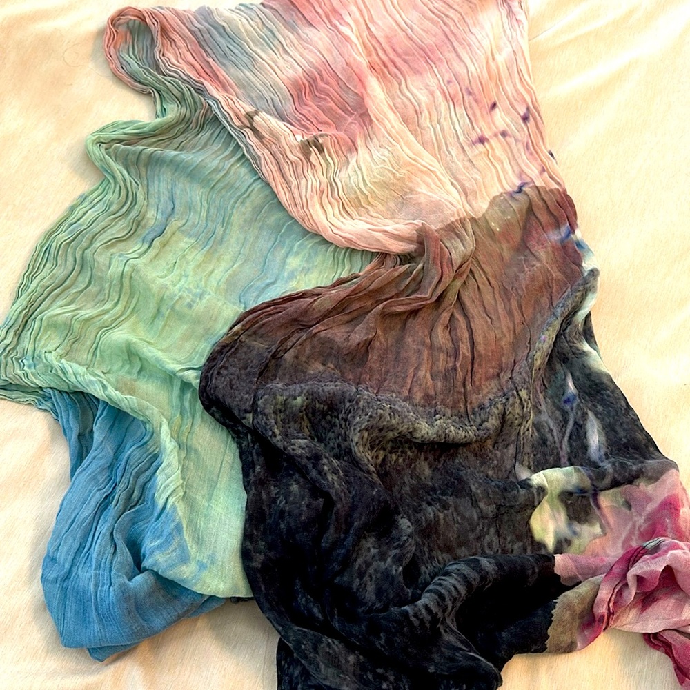 Front Row Society Tie Dye/Floral Scarf Wrap